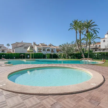 Casa En La Playa Con Piscinas Holiday home